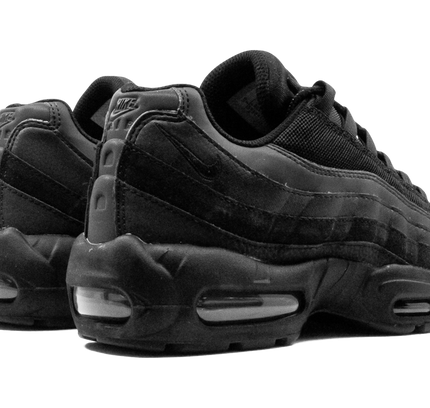 Nike Air Max 95 Essential "Triple Black"