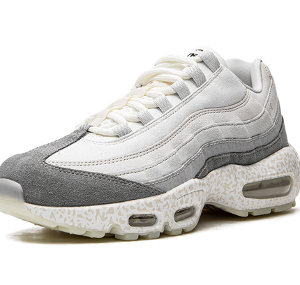 Nike Air Max 95 QS "Light Bone-Glow in the Dark"