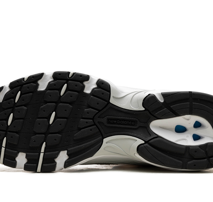 New Balance 530 "White Vibrant Apricot Silver Metallic"