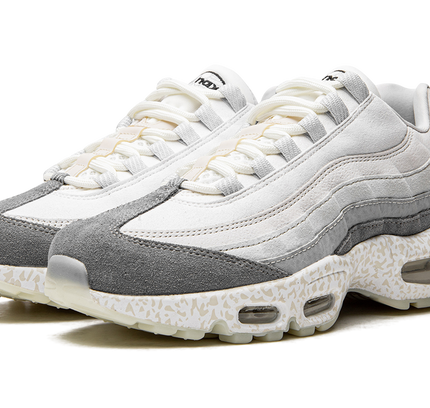 Nike Air Max 95 QS "Light Bone-Glow in the Dark"