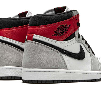 Air Jordan 1 Retro High OG "Light Smoke Grey"