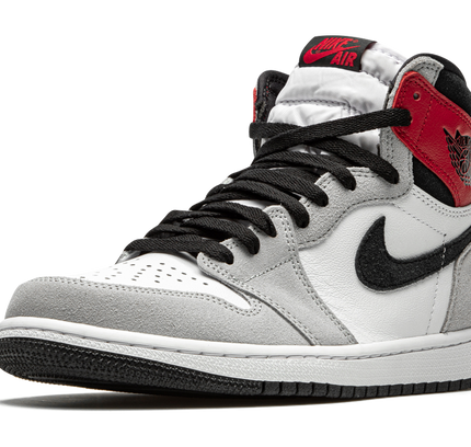 Air Jordan 1 Retro High OG "Light Smoke Grey"
