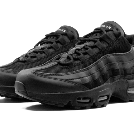 Nike Air Max 95 Essential "Triple Black"