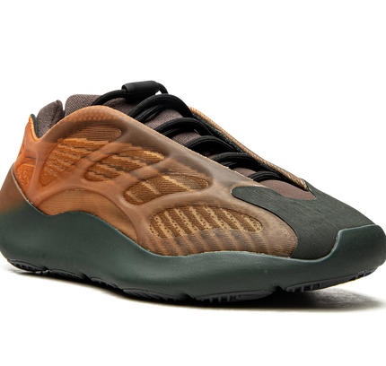 Yeezy 700 V3 "Copper Fade"