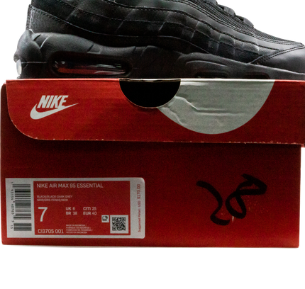 Nike Air Max 95 Essential "Triple Black"