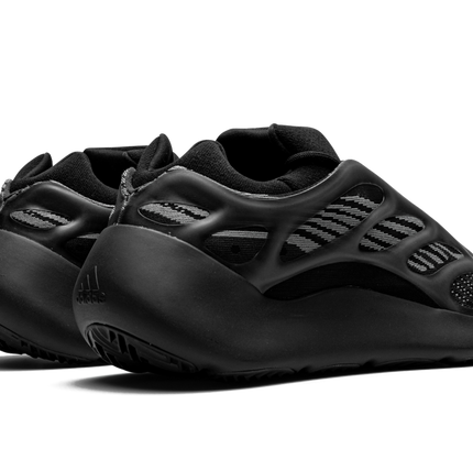 Yeezy 700 V3 "Alvah"