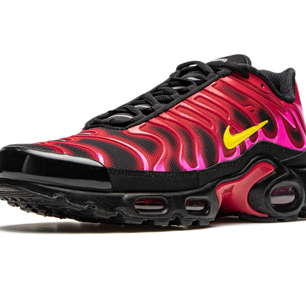 Nike Air Max Plus TN "Supreme - Black / Red"