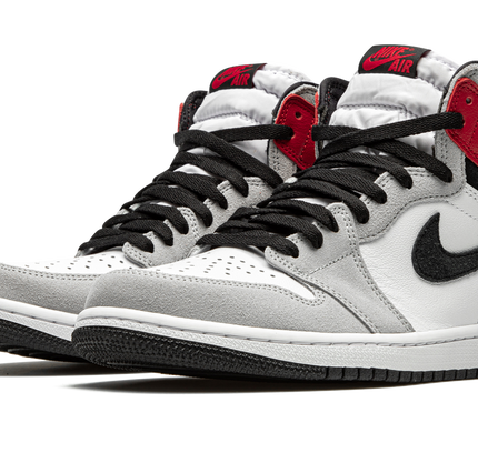 Air Jordan 1 Retro High OG "Light Smoke Grey"