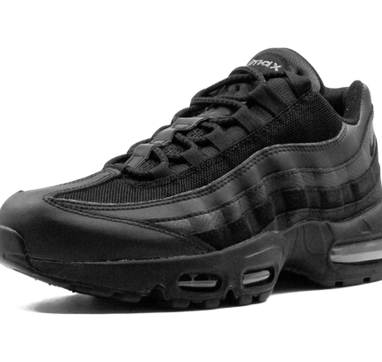 Nike Air Max 95 Essential "Triple Black"