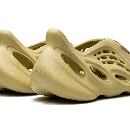 Yeezy Foam Runner "Sulfur"