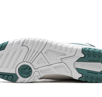 New Balance 550 WMNS "Reflection / New Spruce"