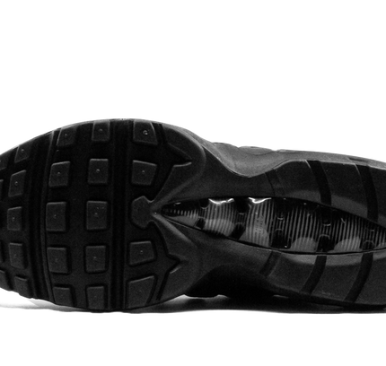 Nike Air Max 95 Essential "Triple Black"