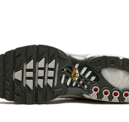 Nike Air Max Plus "Phantom Neutral Olive"