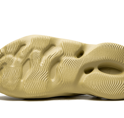 Yeezy Foam Runner "Sulfur"