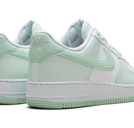 Nike AIR FORCE 1 "Mint Foam"