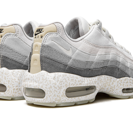 Nike Air Max 95 QS "Light Bone-Glow in the Dark"