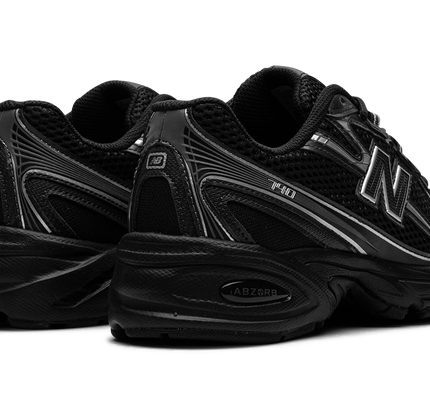 New Balance 740 "Black Silver"