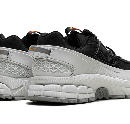 Nike Zoom Vomero 5 Roam "Black Light Silver"