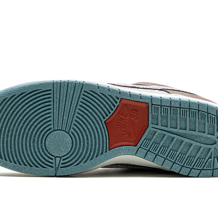 Nike Dunk SB Low "Big Money Savings"