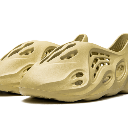 Yeezy Foam Runner "Sulfur"