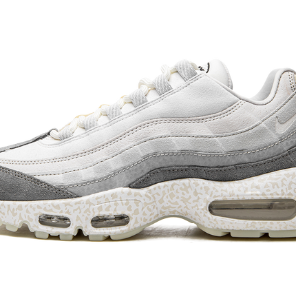 Nike Air Max 95 QS "Light Bone-Glow in the Dark"