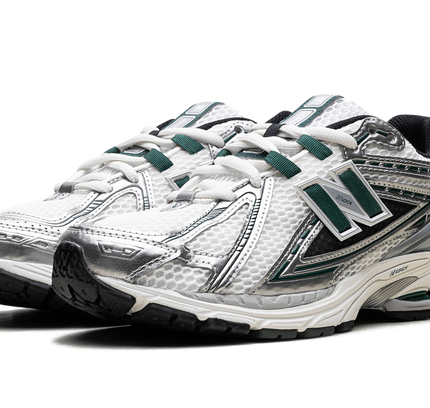 New Balance 1906R „Silber Metallic Nightwatch Green“