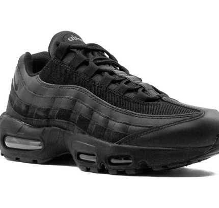 Nike Air Max 95 Essential "Triple Black"