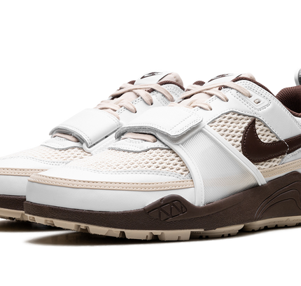 Nike Zoom Field Jaxx "Travis Scott - Helle Schokolade"