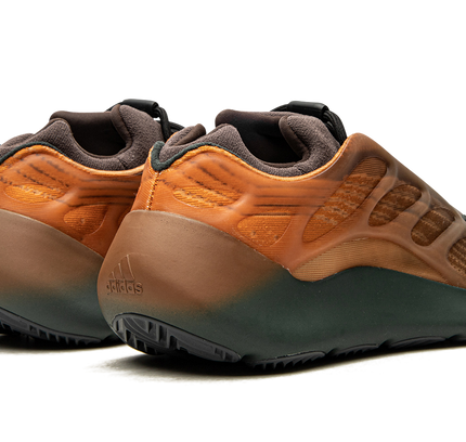 Yeezy 700 V3 "Copper Fade"