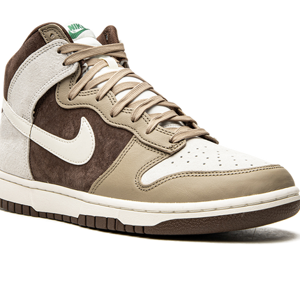 Nike Dunk High "Light Chocolate"