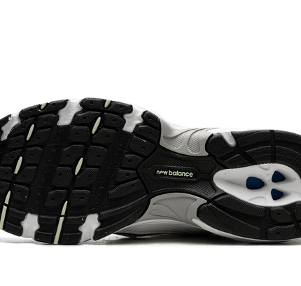 New Balance 530 "White / New Spruce / Clay Ash"