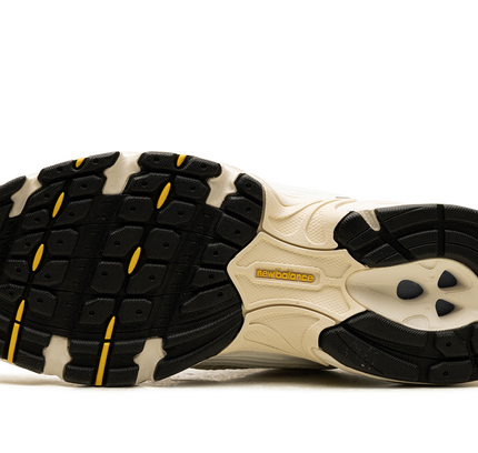 New Balance 530 "Sea Salt / White / Ginger Lemon / Silver Metallic"