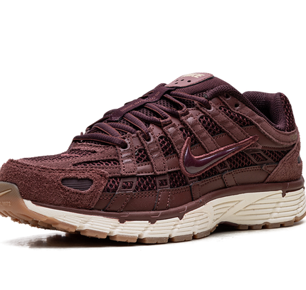 Nike P-6000 SE „Dark Pony Metallic Gold“
