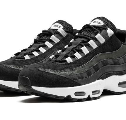 Nike Air Max 95 "Black / Pure Platinum"