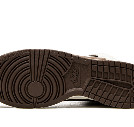 Nike Dunk High "Light Chocolate"