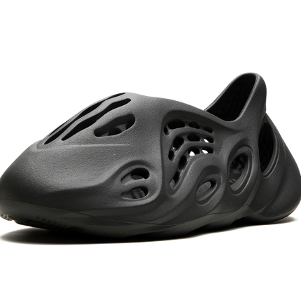 Yeezy Foam Runner "Carbon"