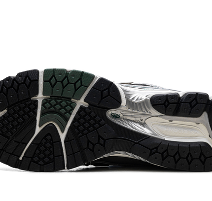 New Balance 1906R „Silber Metallic Nightwatch Green“
