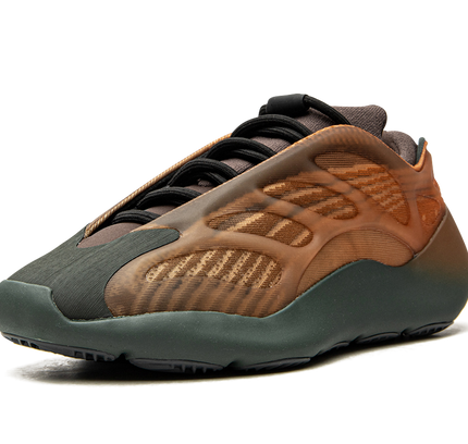 Yeezy 700 V3 "Copper Fade"