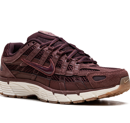 Nike P-6000 SE „Dark Pony Metallic Gold“