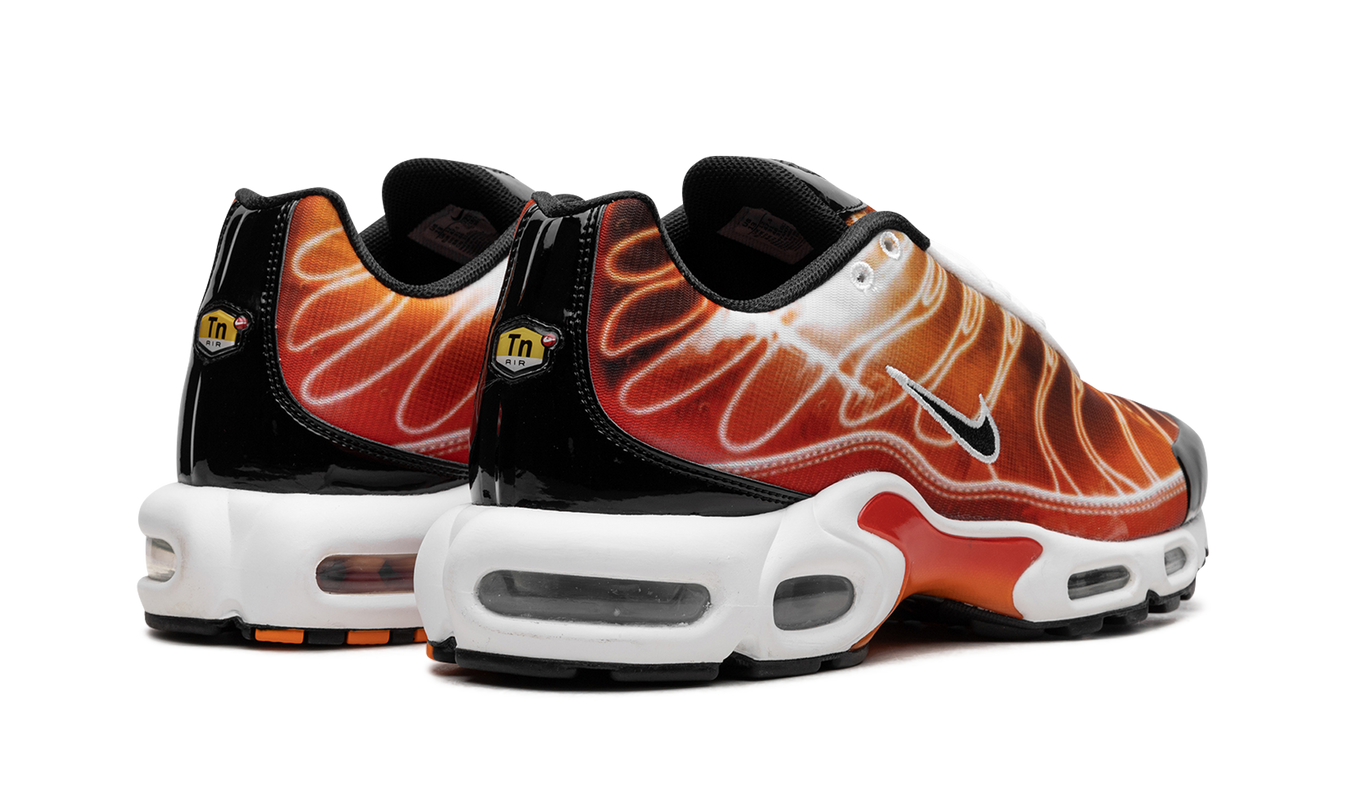 Air Max Plus „Lichtfotografie – Sportrot“