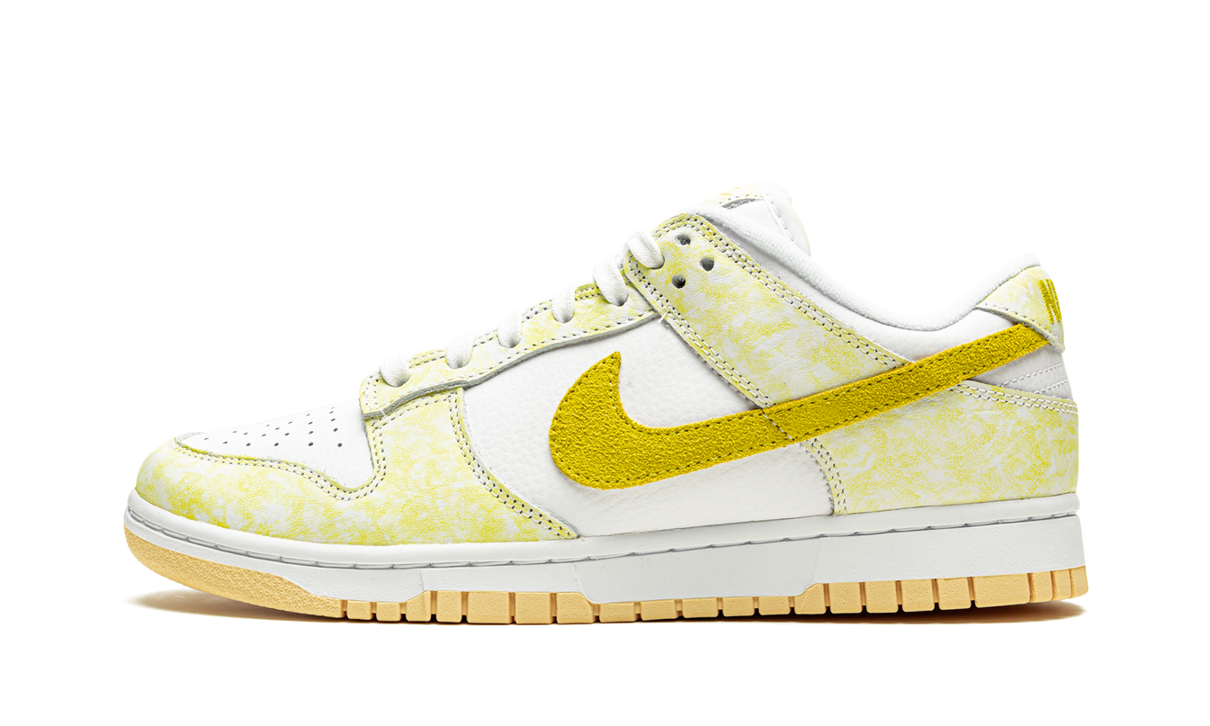 Nike Dunk Low WMNS "Yellow Strike"