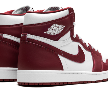 Air Jordan 1 Retro High OG "Team Red"