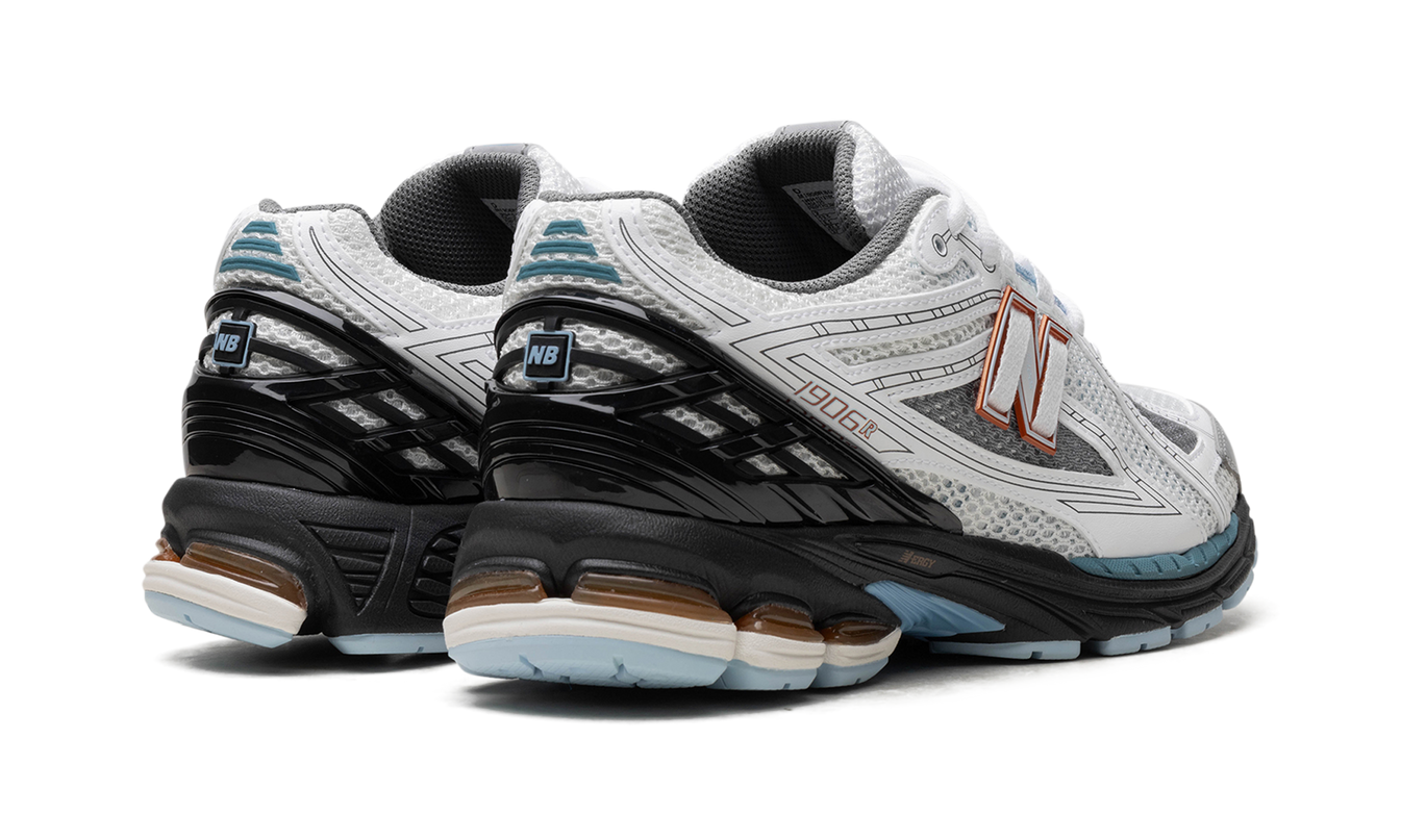New Balance 1906R „Weiß Schwarz Kupfer“