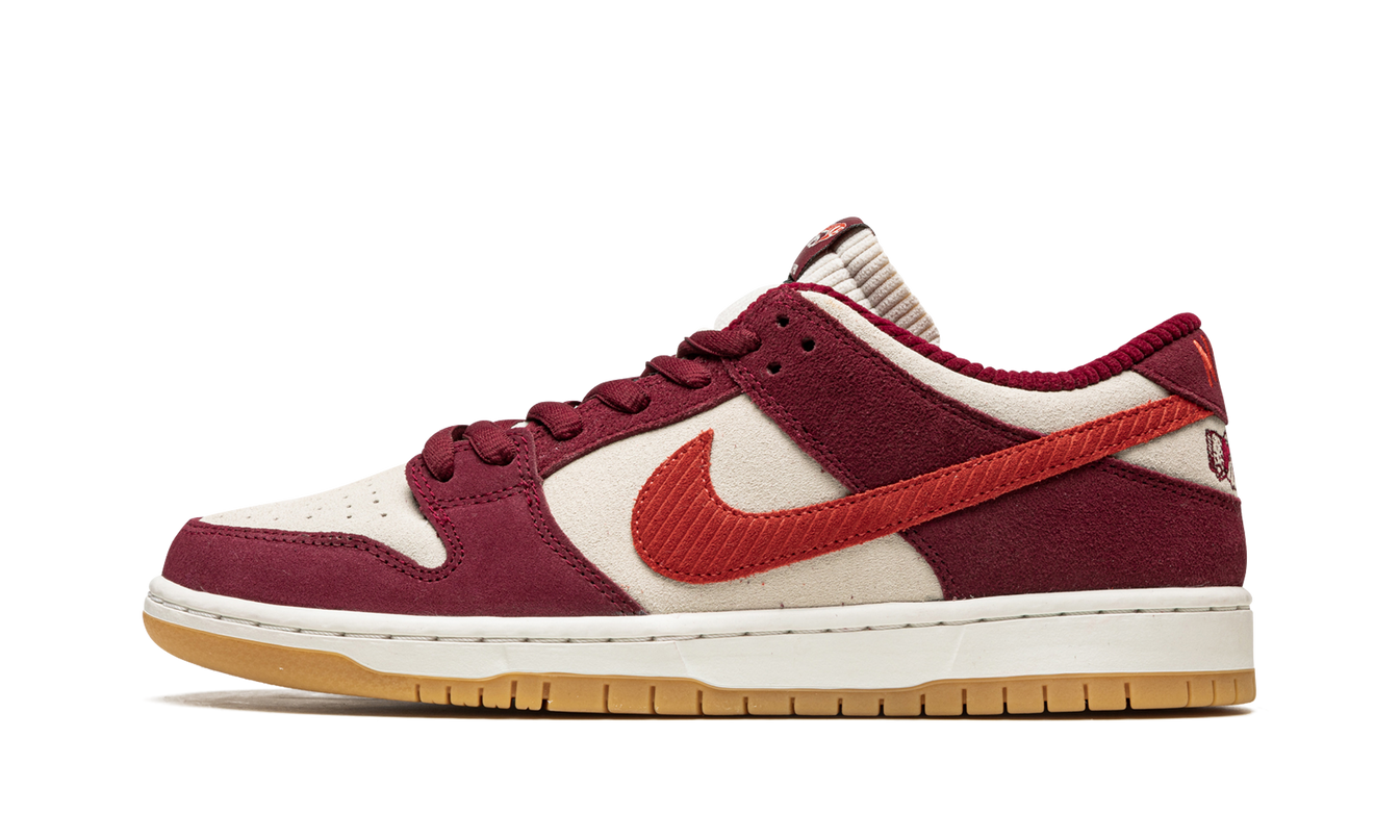 Nike Dunk SB Low "Skate Like A Girl"