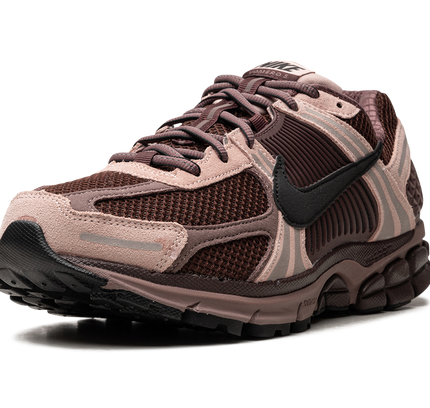 ZOOM VOMERO 5 WMNS „Plum Eclipse“