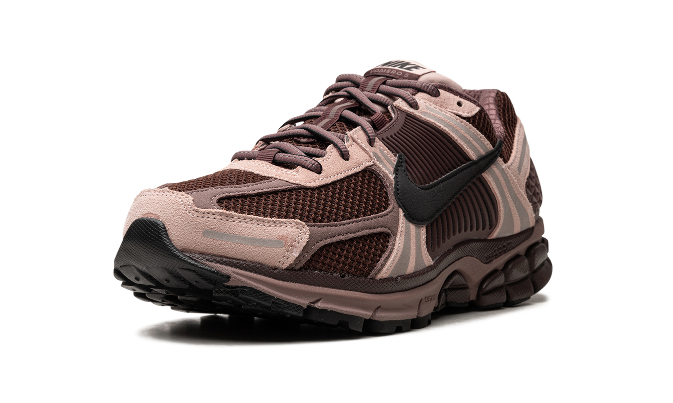 ZOOM VOMERO 5 WMNS „Plum Eclipse“