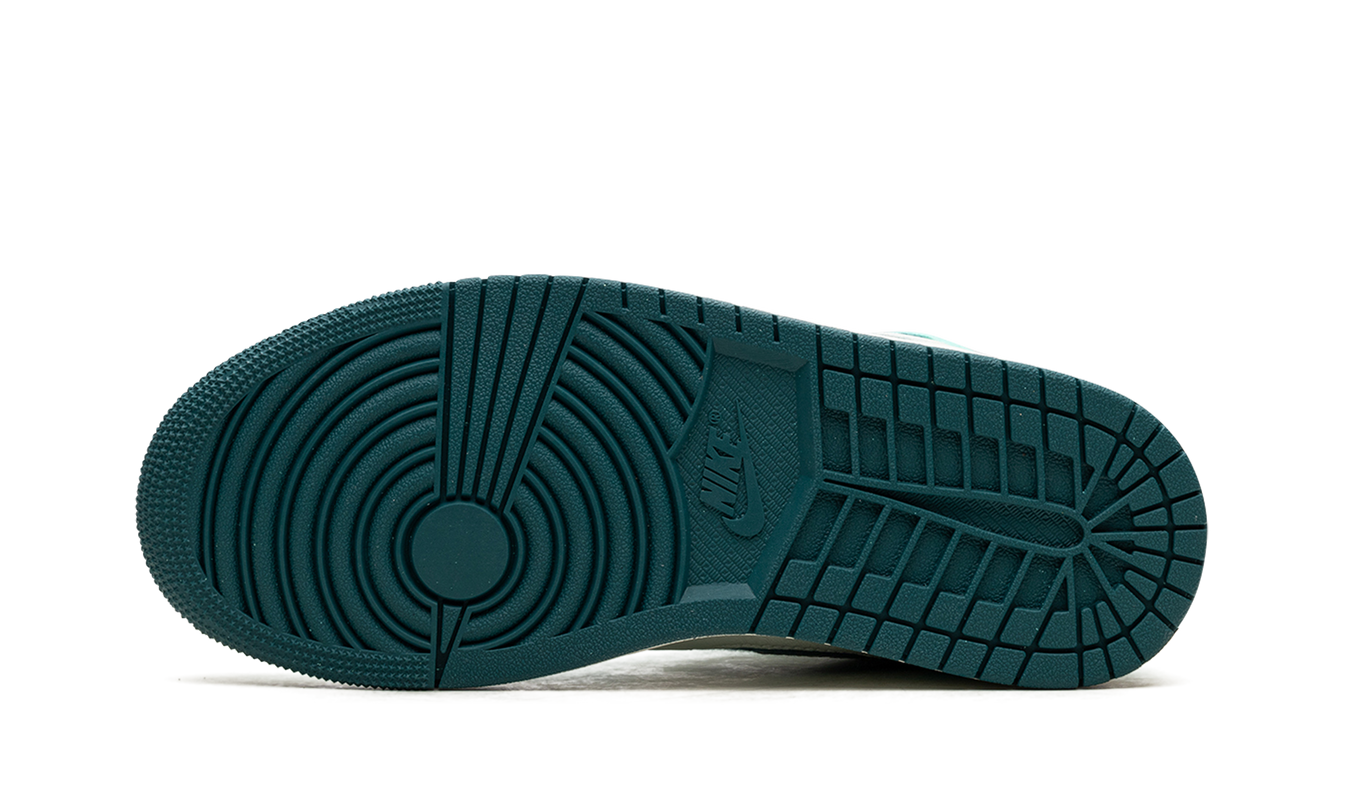 Air Jordan 1 MID SE WMNS "Bleached Turquoise"
