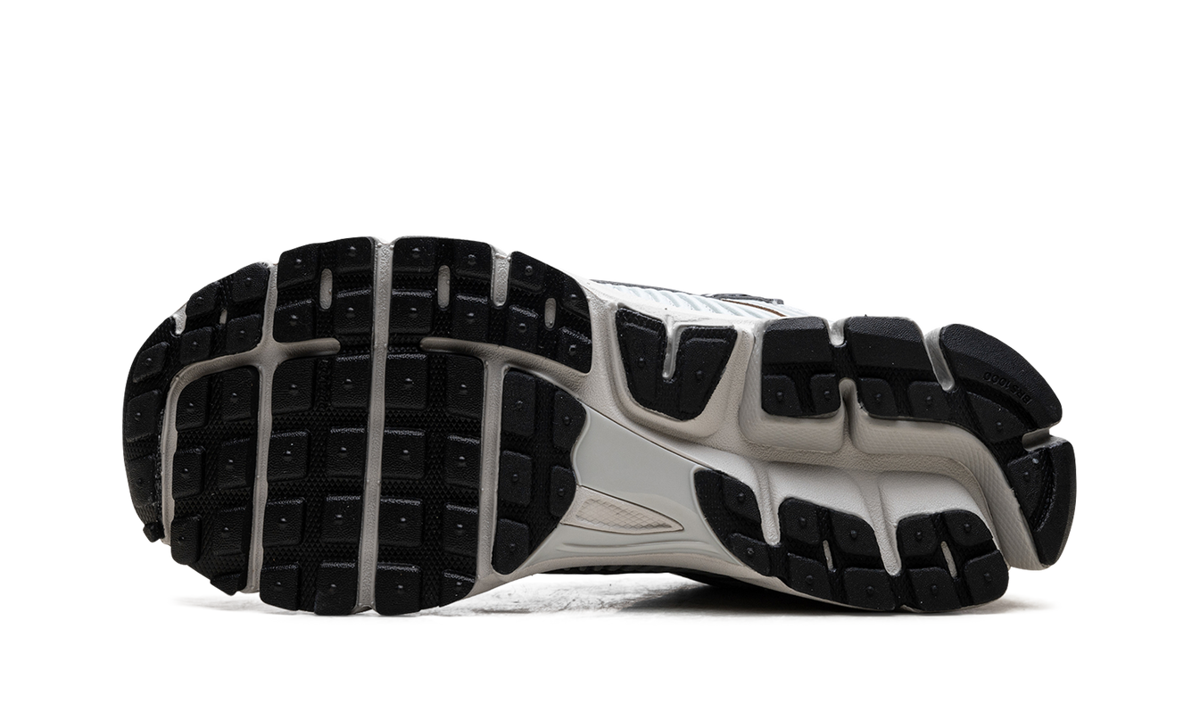 Nike Zoom Vomero 5 WMNS "Light Silver Chrome"