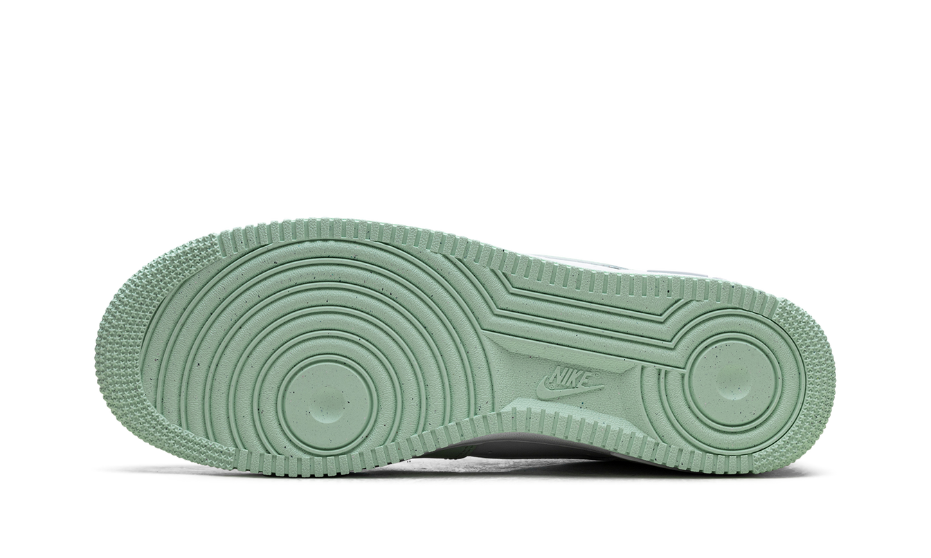 Nike AIR FORCE 1 "Mint Foam"