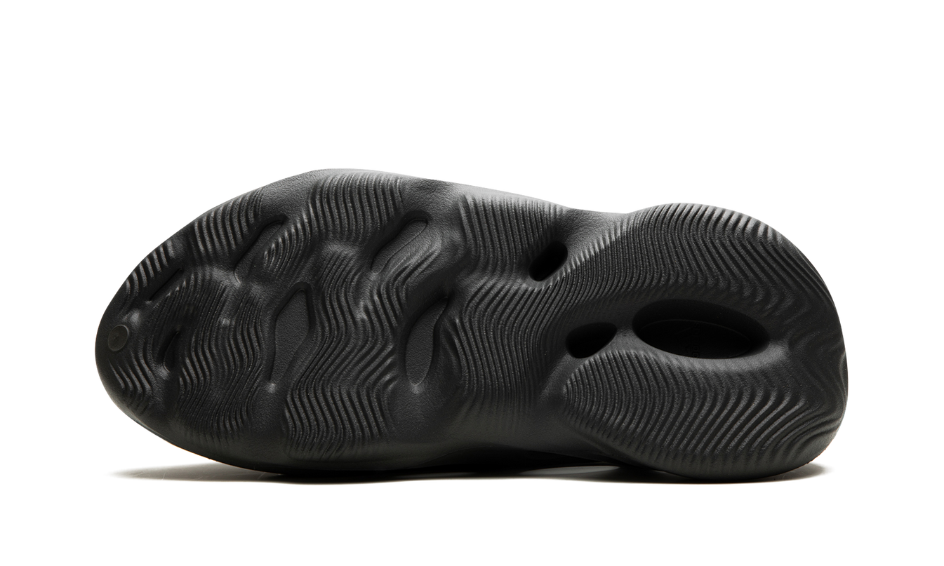 Yeezy Foam Runner "Carbon"